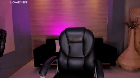 Im Stacy online show from February 2025 02:59:01 PM
