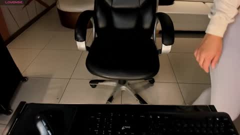 Im Stacy online show from February 2025 09:43:01 AM