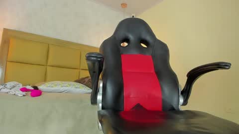 KEIMI  online show from April 2026 04:46:01 AM