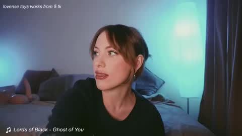 Kristina online show from November 2025 02:06:01 PM