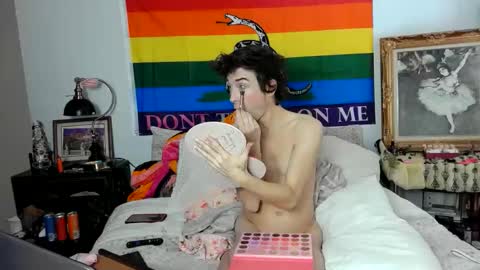 Audrey Belrose online show from February 2025 07:00:01 PM