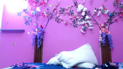 alejandra online show from April 2026 07:58:01 PM