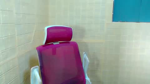 Snapshot of starfuckyut chatting on November 2025 03:07:01 AM juicyFoxCocky online show from November 2025 03:07:01 AM