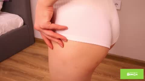 Nina online show from October 2025 03:23:02 AM