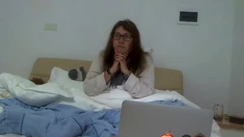 Snapshot of starlagurl chatting on January 2025 02:06:01 PM starlagurl online show from January 2025 02:06:01 PM