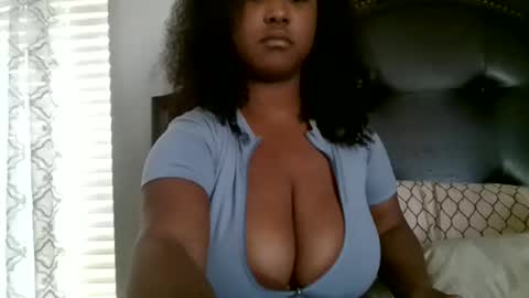 starlebomb online show from April 2026 08:12:02 PM