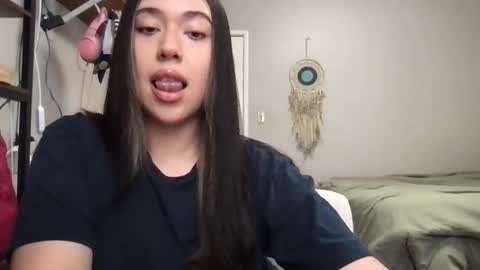 starlitdreams777 online show from May 2026 12:29:01 AM