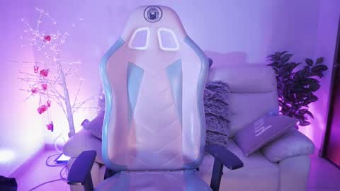 Yoko online show from October 2025 01:03:02 AM