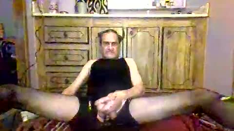 Snapshot of stationscreation chatting on April 2026 12:41:01 PM i-wish-i-was-a-girl online show from April 2026 12:41:01 PM