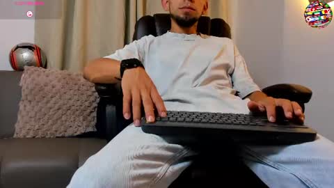 Snapshot of stebansilv_ chatting on June 2026 11:01:02 AM Steban online show from June 2026 11:01:02 AM