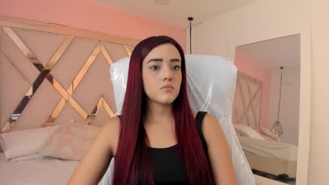 stefany online show from September 2025 04:50:01 PM