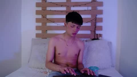 Snapshot of steev_novoa chatting on January 2025 06:00:01 AM Steev online show from January 2025 06:00:01 AM