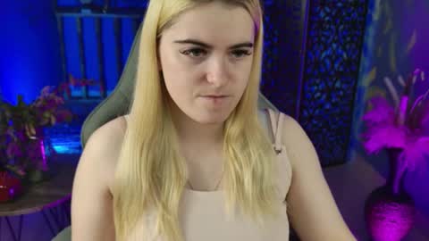 stef_nicks online show from October 2025 07:18:02 AM