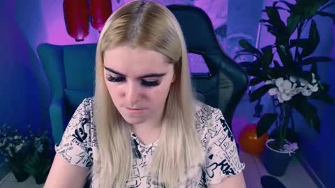 stef_nicks online show from November 2025 09:10:01 AM