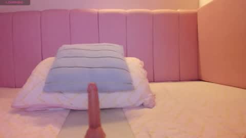 Stefa Gomez  online show from March 2026 12:12:02 PM