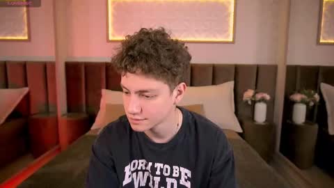 Snapshot of stefanbev chatting on February 2026 07:32:02 PM Esrefan online show from February 2026 07:32:02 PM