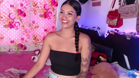 Im MiaIts my first day here  online show from December 2024 09:12:02 PM