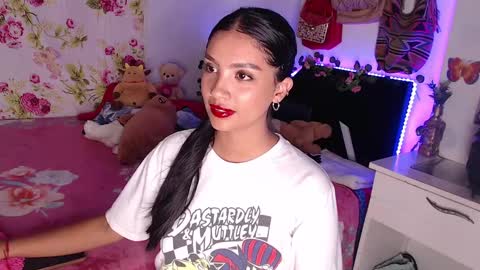 Im MiaIts my first day here  online show from December 2024 01:53:02 AM