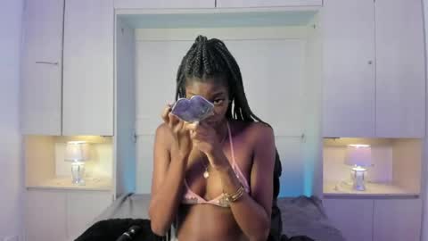 stefannyevans_ online show from June 2026 12:00:02 PM