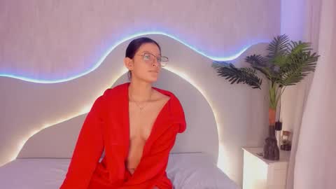 Stefany online show from October 2025 12:06:02 PM