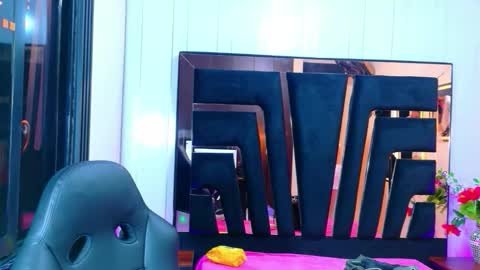 stefany piink online show from March 2026 12:11:01 PM