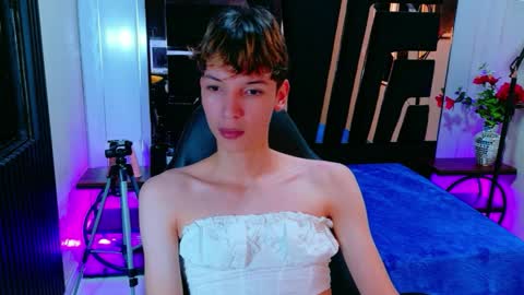 stefany piink online show from April 2026 12:16:02 PM