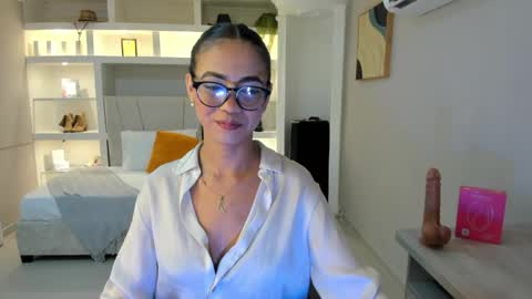 Stefana Mirlow  online show from June 2026 02:01:02 PM