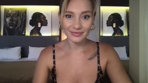 Snapshot of stella_loveu chatting on November 2025 02:50:02 AM Stella online show from November 2025 02:50:02 AM