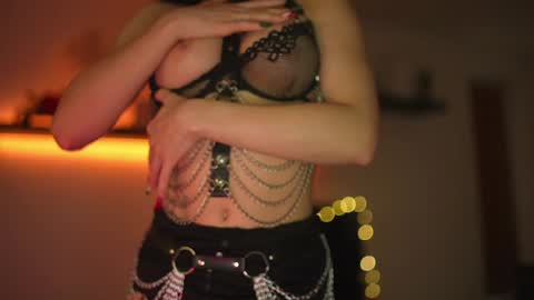 Stella online show from December 2024 08:54:02 AM