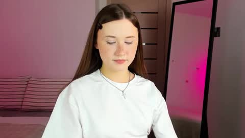 stella_sunny online show from October 2025 06:06:01 PM