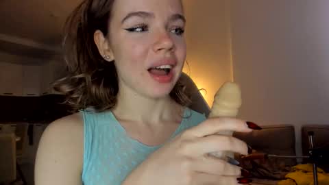 Asella online show from December 2025 08:52:01 AM