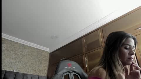 Estella online show from January 2025 07:55:01 PM