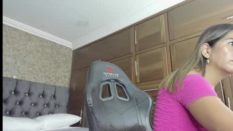 Estella online show from January 2025 10:55:02 PM