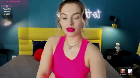 Snapshot of stellaalluring chatting on May 2026 01:33:02 AM Stella online show from May 2026 01:33:02 AM