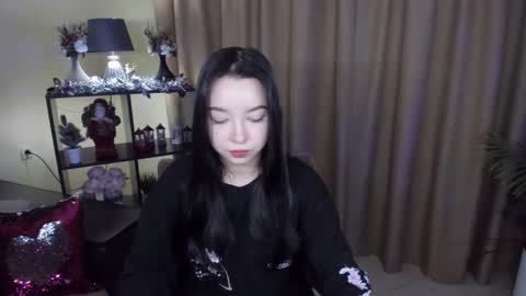 StellaCharm online show from January 2026 12:33:02 PM