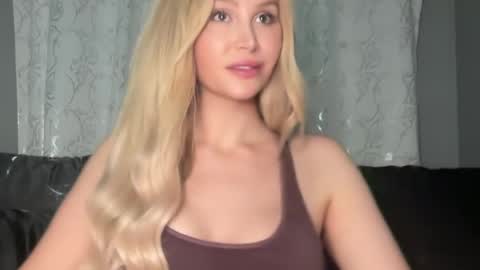 Stella Bella online show from June 2026 04:30:02 AM