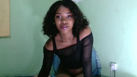 stellah2555 online show from April 2026 04:01:01 PM