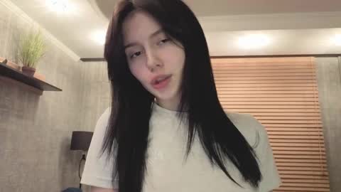 Eva online show from April 2026 10:21:02 PM