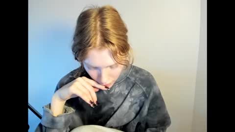 S T E L L A online show from November 2025 09:08:02 AM