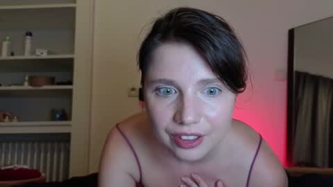 Snapshot of stellawells chatting on September 2025 09:16:02 PM stellawells online show from September 2025 09:16:02 PM