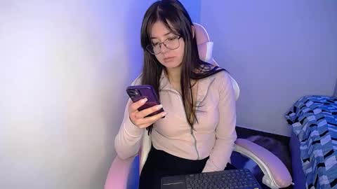 Emma online show from February 2025 05:09:02 AM