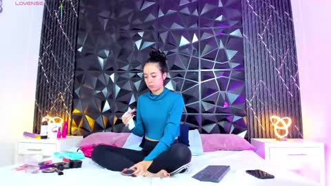 Snapshot of stephanandsamantha chatting on September 2025 09:05:01 PM stephanandsamantha online show from September 2025 09:05:01 PM