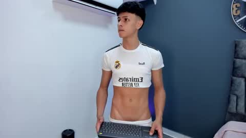 Stephane Rouss online show from November 2025 08:14:01 PM