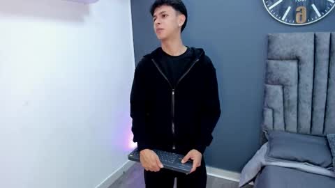 Stephane Rouss online show from November 2025 08:46:02 PM