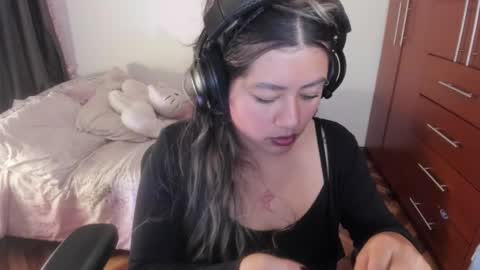 Stephanie  online show from December 2025 11:09:01 PM