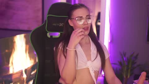 stephie0404 online show from December 2024 11:42:01 PM