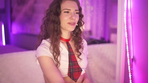 stephie0404 online show from January 2025 11:00:01 PM