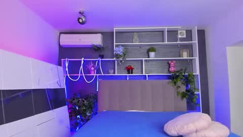 Stephie online show from April 2026 05:32:01 AM