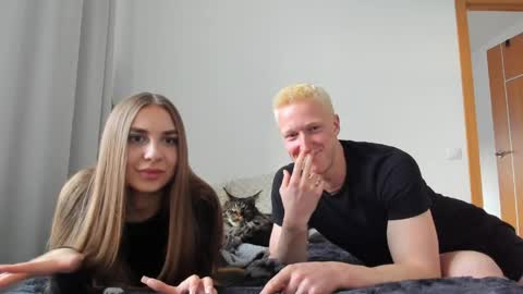Snapshot of stepsisandstepbro chatting on May 2026 05:42:04 PM Step sis and Step bro online show from May 2026 05:42:04 PM