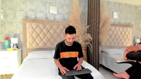 stevenandlaura_ online show from May 2026 10:28:02 PM